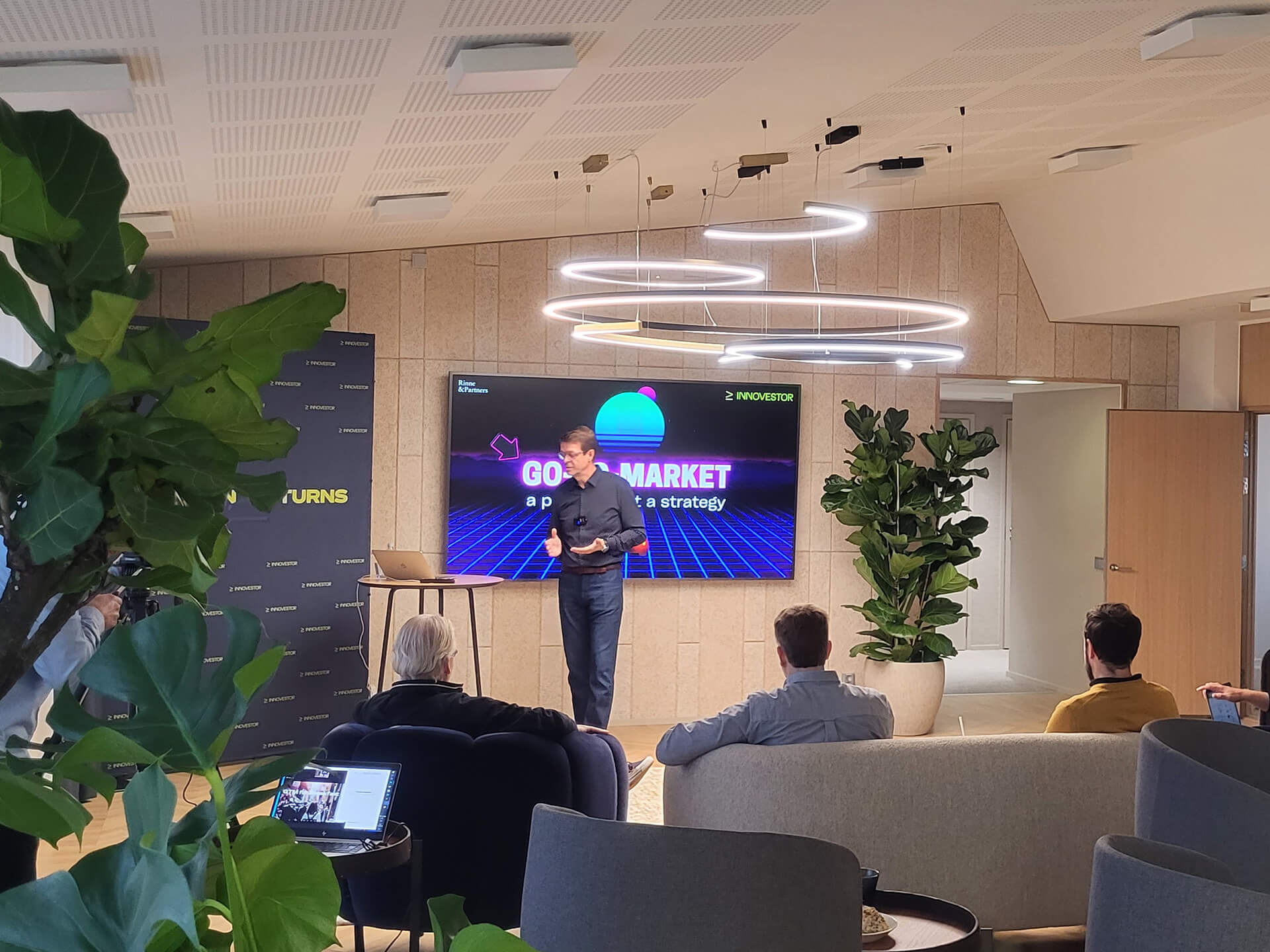 Petri presenting at Innovestor